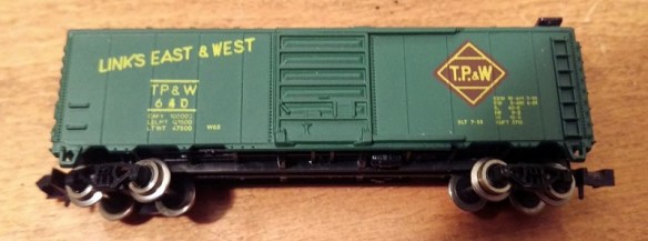 Micro-Trains Body Mount Coupler Fitting 1