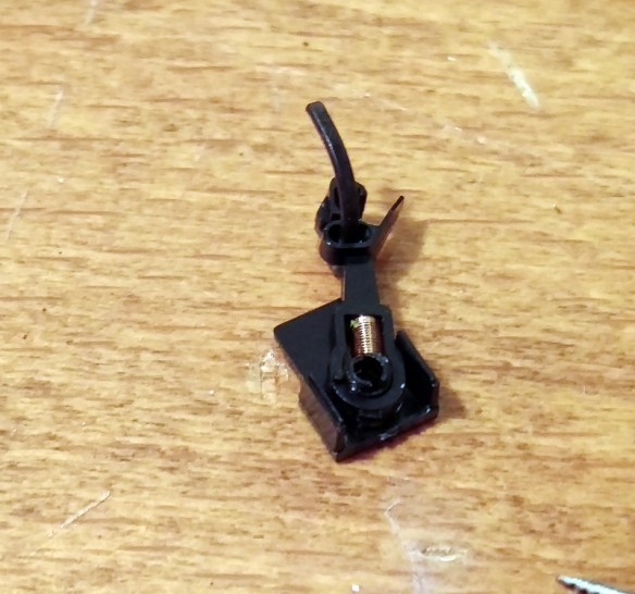 Micro-Trains Body Mount Coupler Fitting 19