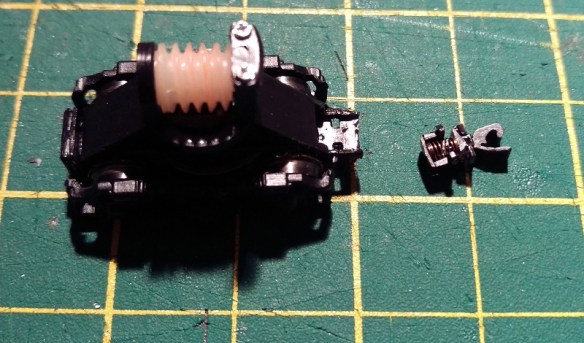 Bacmann F7 DCC Install 14