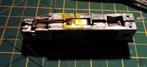 Bacmann F7 DCC Install 29